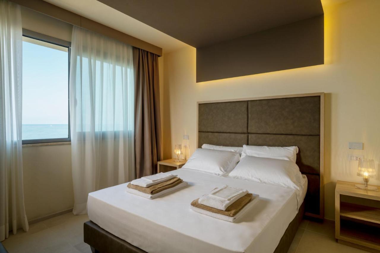 Palace Lido Hotel & Suites Marina di Cecina Εξωτερικό φωτογραφία