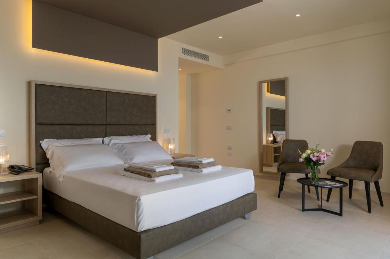Palace Lido Hotel & Suites Marina di Cecina Εξωτερικό φωτογραφία